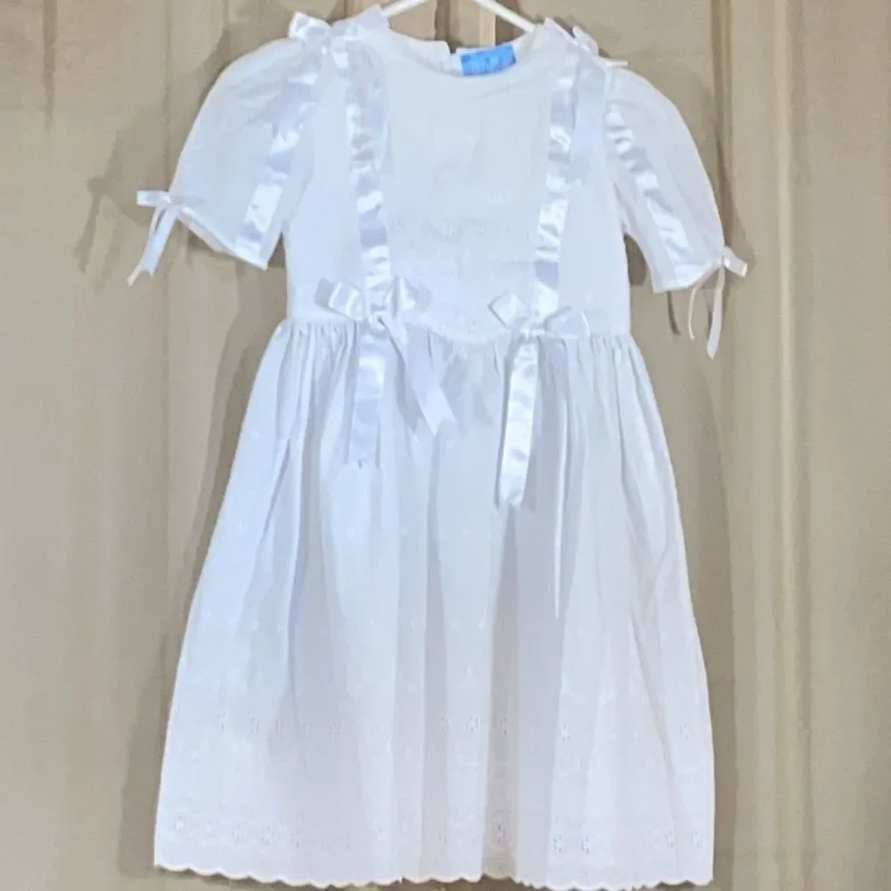 VINTAGE MADE WITH LOVE BY NANA WHITE GIRL DRESS SIZE 6/8 Approximate No Tag